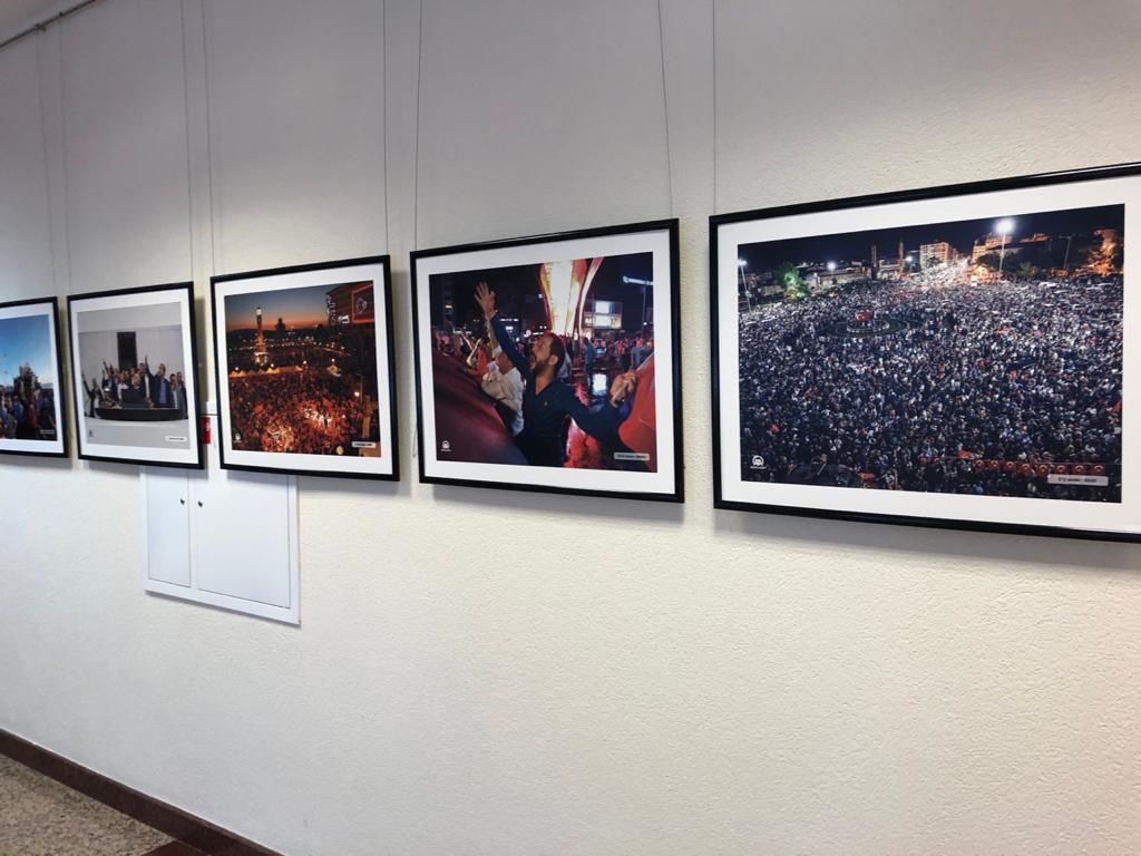 Фотовыставка в память о событиях 15 июля 2016 года в Турции
