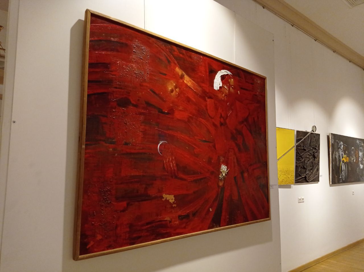 Выставка Владимира Нестеренко в «Хазинэ»
