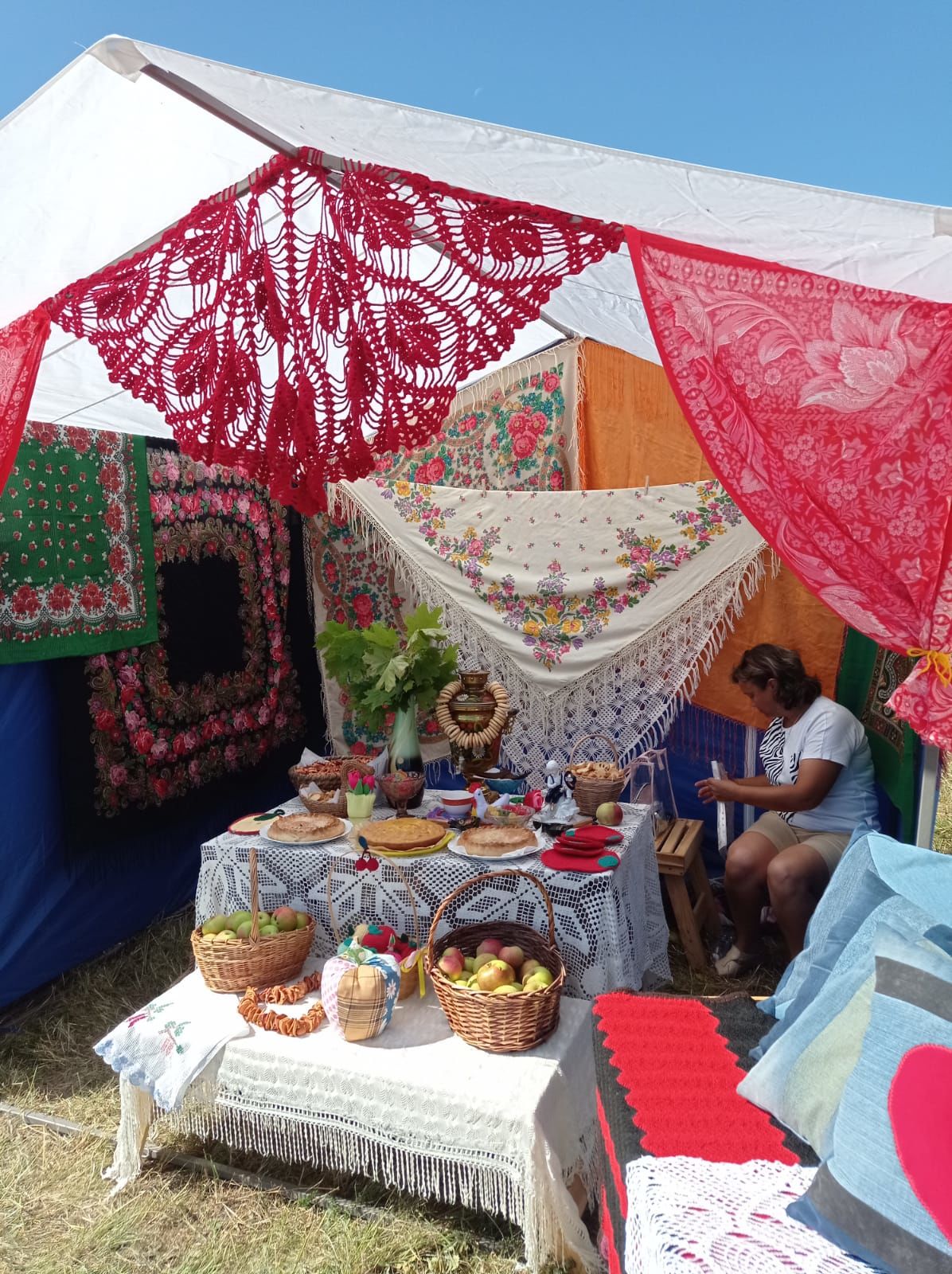 В Красновидово прошёл фольклорный фестиваль «Яблочный Спас»