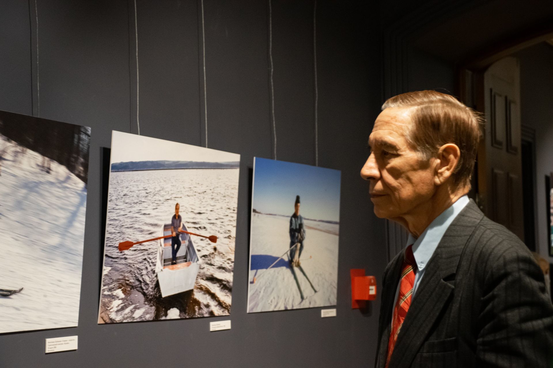В галерее «Хазинэ» открылась выставка фотографий Михаила КОЗЛОВСКОГО «Эпоха». 24 марта талантливому фотографу исполнилось бы 70 лет