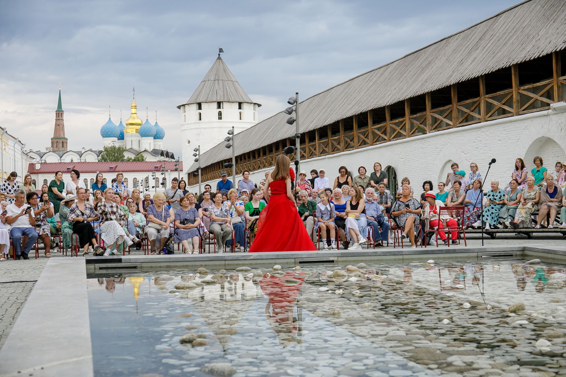 Спасибо всем, кто был вчера с нами на Июльском вечере журнала «Казань» во Дворе Присутственных мест Казанского Кремля!