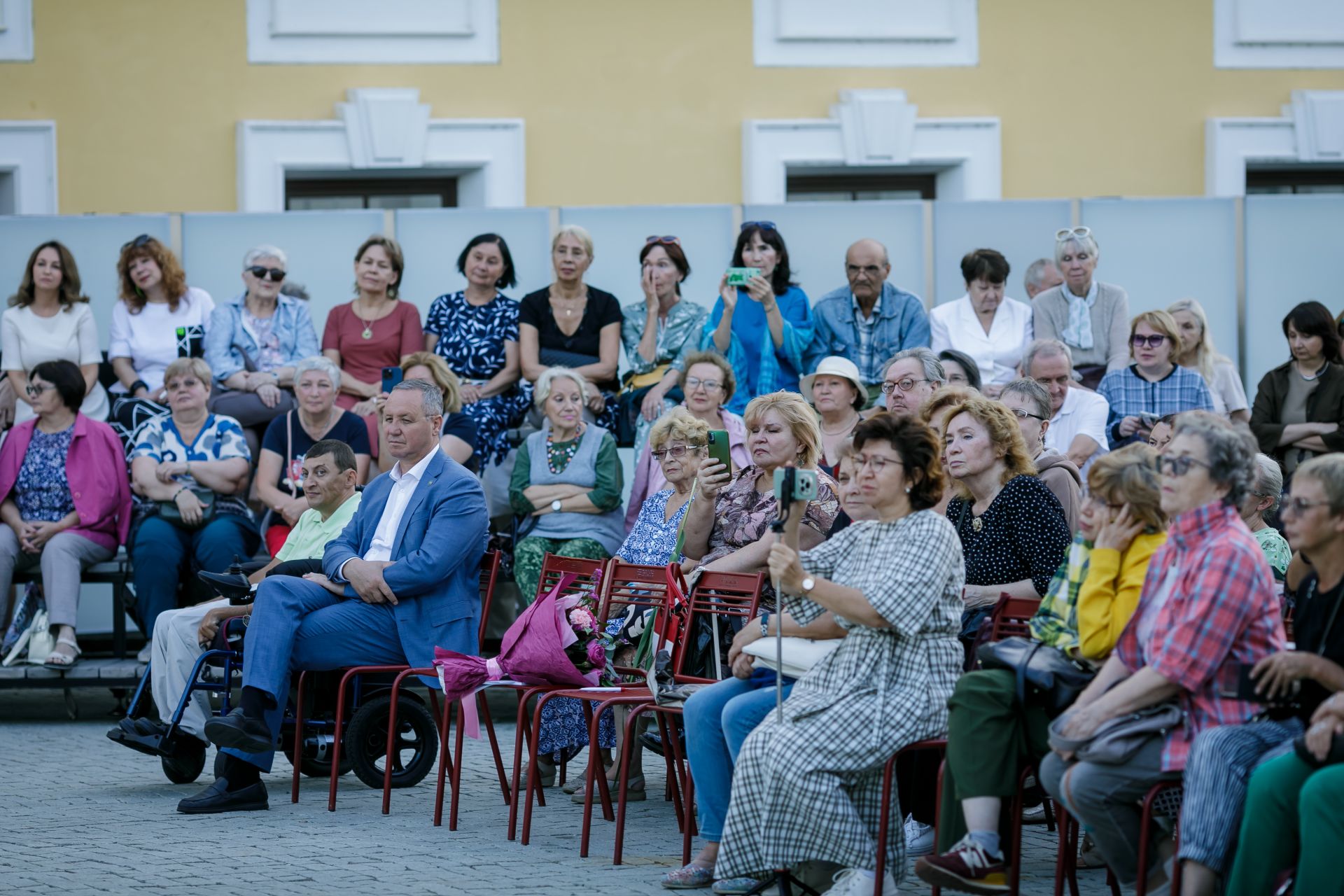 Вчера во Дворе Присутственных мест Казанского Кремля состоялся завершающий — августовский! —  Летний вечер журнала «Казань»