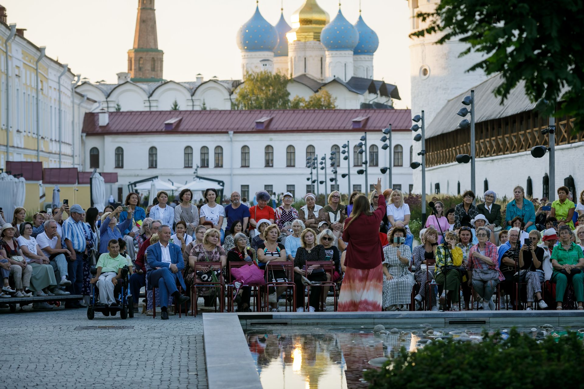 Вчера во Дворе Присутственных мест Казанского Кремля состоялся завершающий — августовский! —  Летний вечер журнала «Казань»