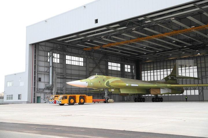 Новый бомбардировщик выпустили на Казанском авиационном заводе имени Горбунова