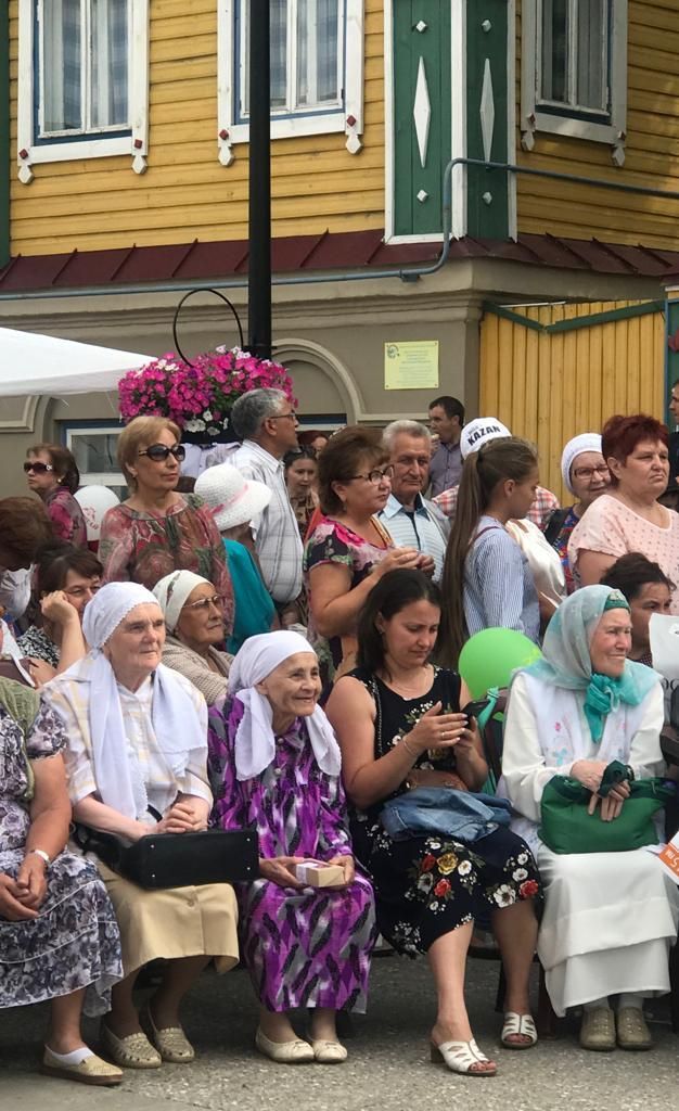 Окунуться в татарскую культуру можно на «Сенном базаре»