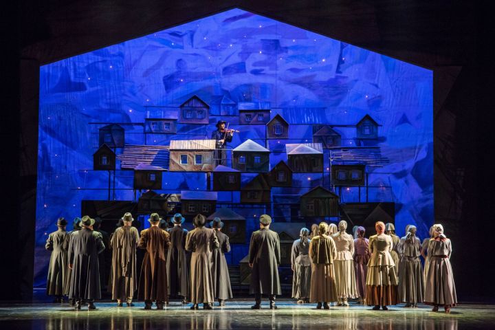 Сегодня в 400-й раз на сцене Качаловского будет сыгран «Скрипач на крыше»