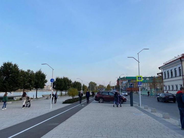 Брусчатка на проезжей части, широкий тротуар и велодорожка – в Казани благоустроена ул.Марджани