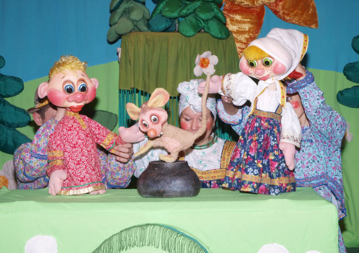 В театре кукол «Экият» впервые покажут спектакли  с тифлокомментированием