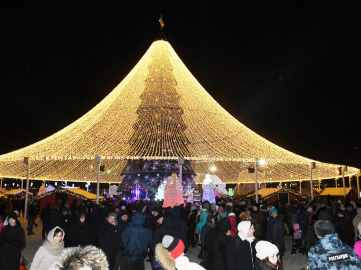 Сегодня у Центра семьи «Казан» откроется главная елка города