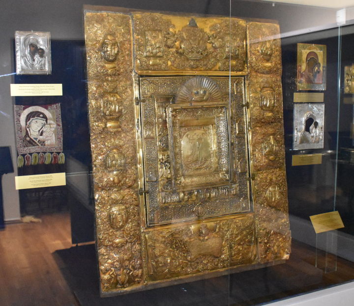 Оклад Казанской иконы Божией Матери «переезжает» из Национального музея в собор