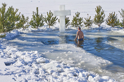 Глава Татарстанской митрополии о традиции купания в Крещение:  Это очень хрупкое состояние, его нужно поддерживать и опекать
