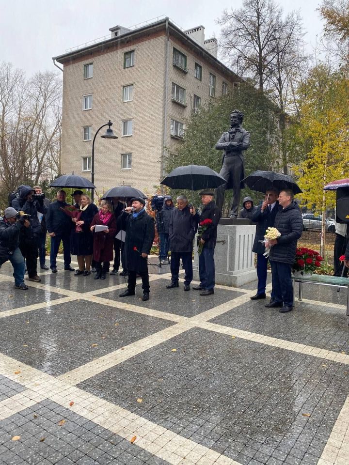 В Казани открыли памятник Пушкину