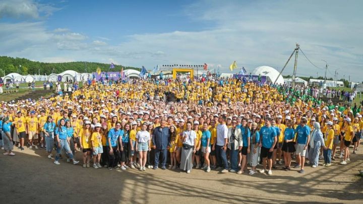 Ирада Аюпова вместе с Раисом РТ Рустамом Миннихановым посетили площадку форума «Сэлэт»