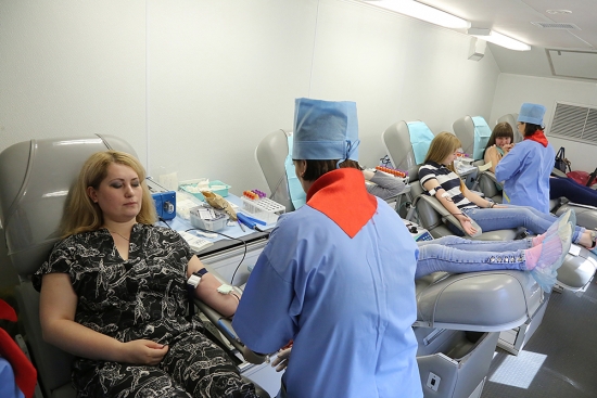 Активисты движения "Вместе с Президентом" и Республиканский центр крови провели День донора в Казани