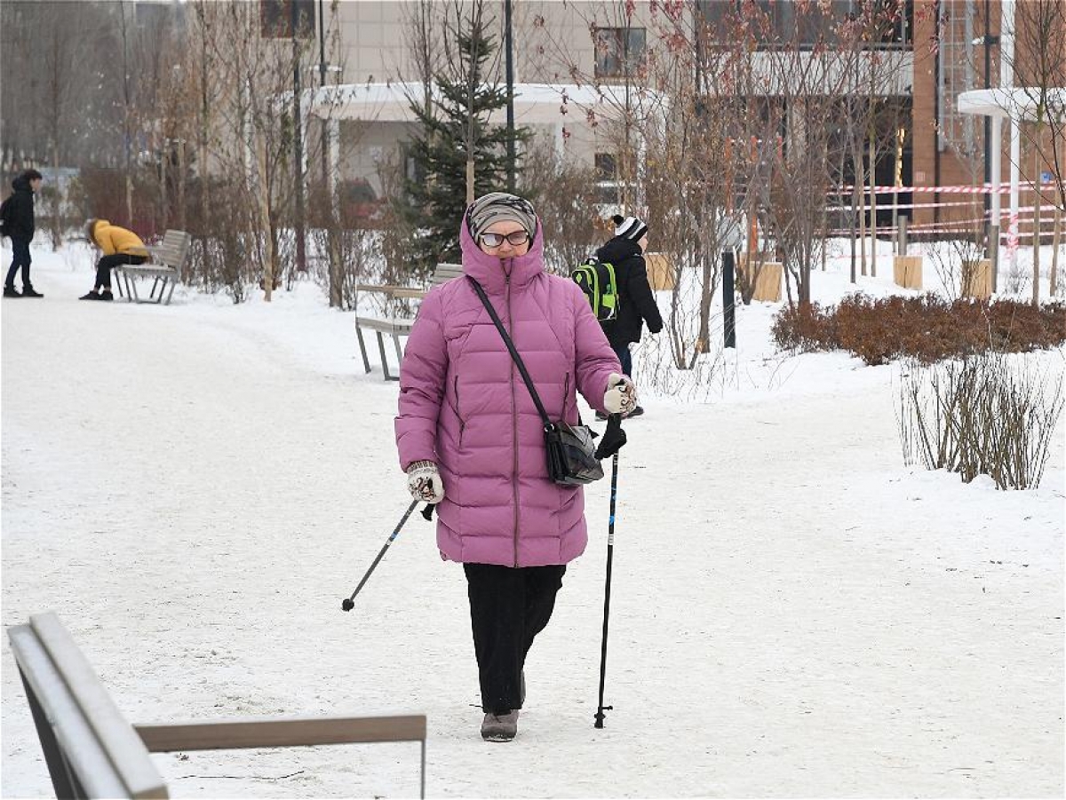 В казанских парках стартуют тренировки по скандинавской ходьбе