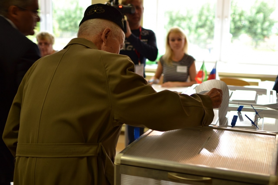 100-летний житель Казани проголосовал на выборах депутатов Госдумы   
