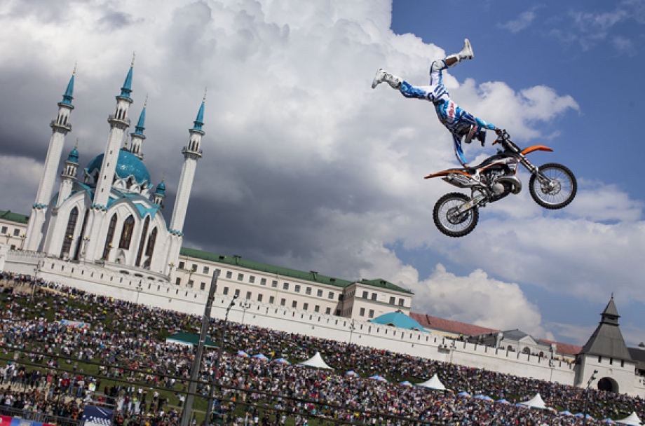 Головокружительное шоу в день города! Kazan City Racing с новой программой!