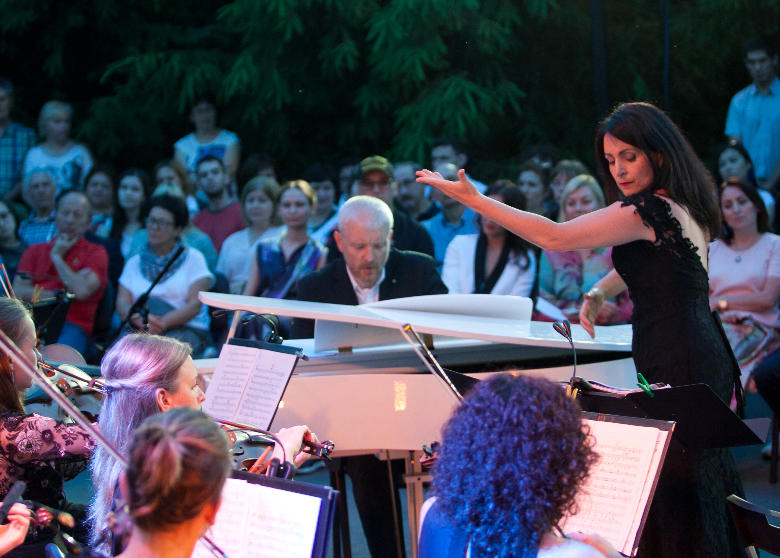 Open-air «Event в стиле Tango» от Центра современной музыки  Софии  Губайдулиной.