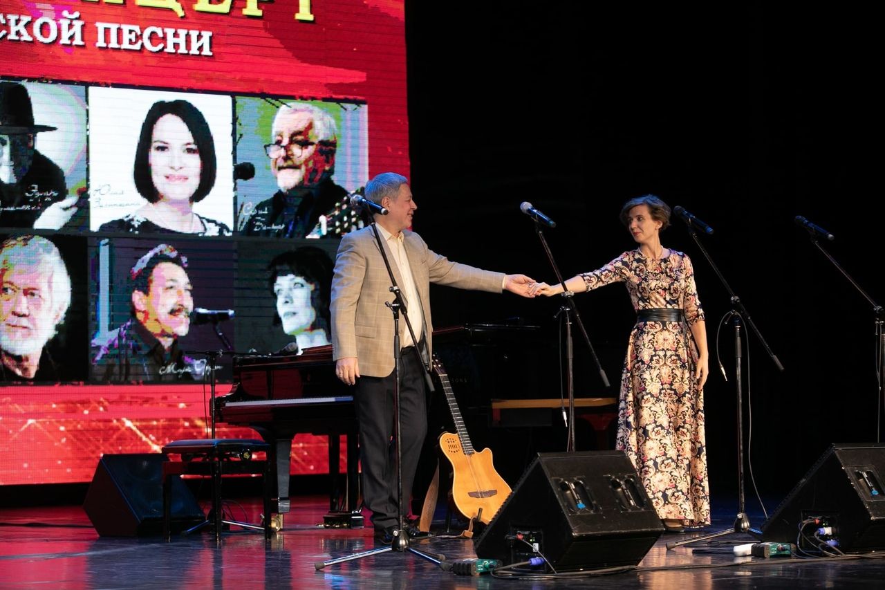 Филармония получила в дар гитару Марата Тазетдинова!