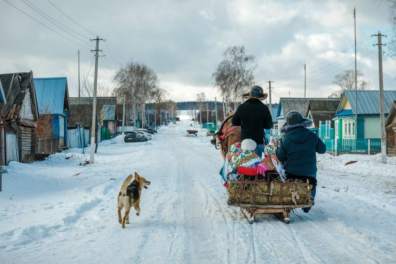 Мы празднуем масленицу не в день весеннего равноденствия, а почти на месяц раньше. Это связано с православием, которое в свое время перекроило языческие обычаи и календарь