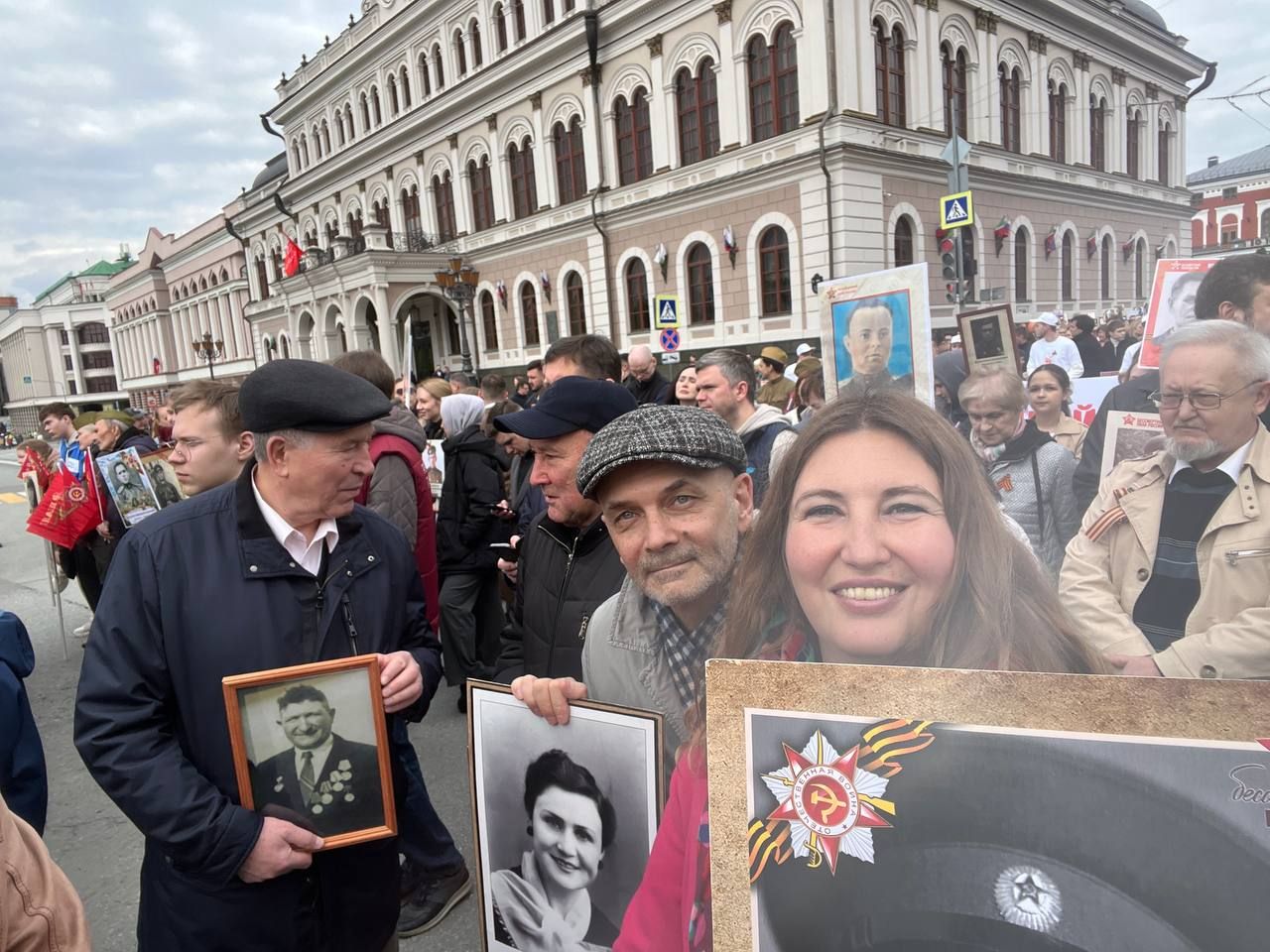 Приняли участие в шествии «Бессмертного полка» (а всего к акции присоединились более 150 тысяч казанцев).