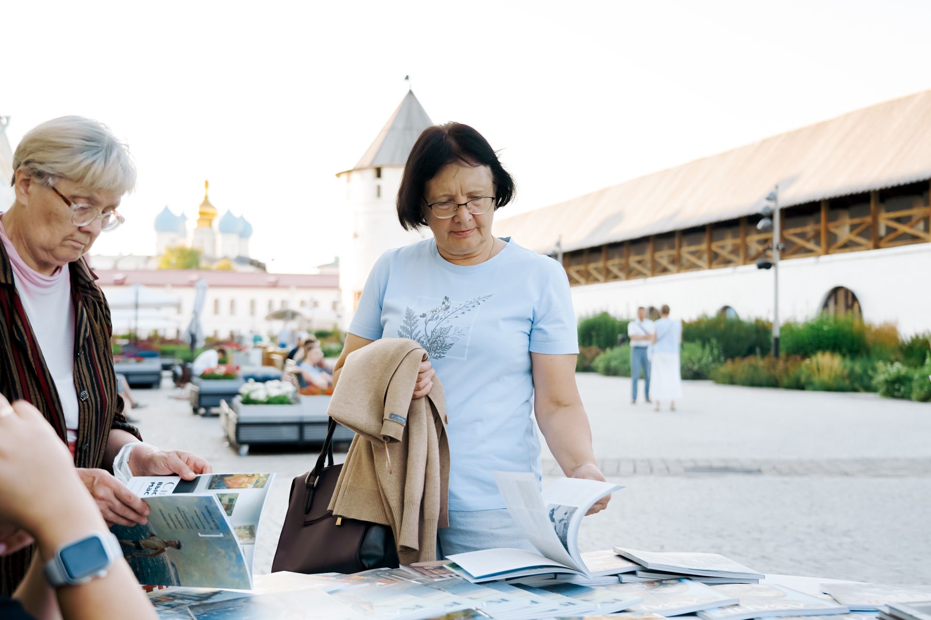 Приятные моменты вчерашнего — июльского! —  Летнего вечера журнала «Казань» во Дворе Присутственных мест Казанского Кремля ❤️
