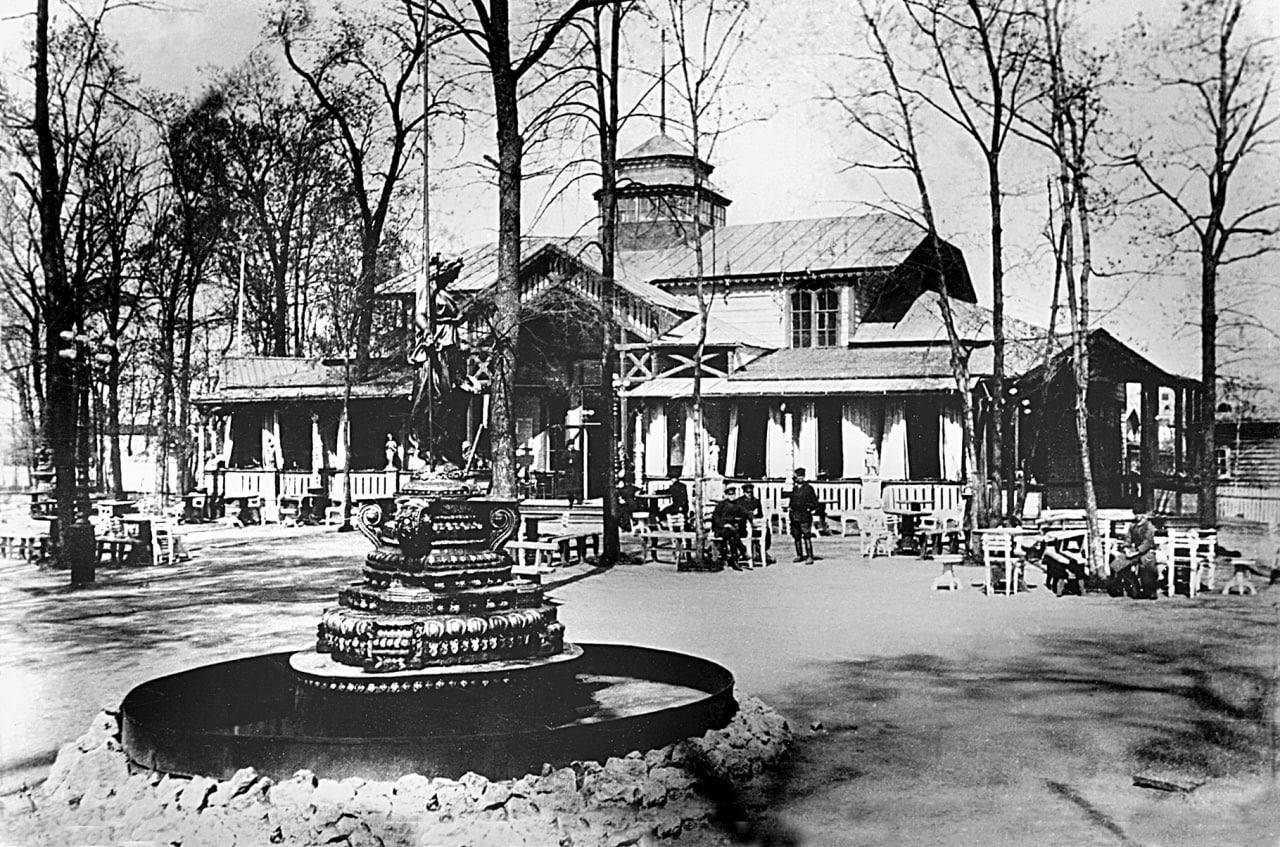 31 июля 1927 года в Казани открылся стадион «Динамо»