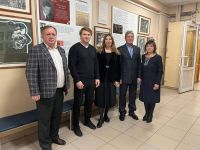 Сегодня в школе N146 Калининского района Санкт-Петербурга (она носит имя Мусы Джалиля!) прошла творческая встреча с главным редактором журнала «Казань», заслуженным деятелем искусств Республики Татарстан Альбиной АБСАЛЯМОВОЙ