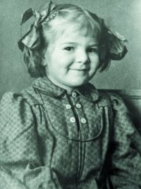 Светлана Морозова. 1942: Бомбоубежище в Лядском саду, госпиталь в Художественном училище и концерт 2 мая