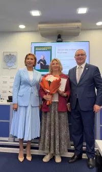 Министр труда Татарстана Эльмира Зарипова представила платформу «Электронная доска почета» и вручила сертификаты лауреатам