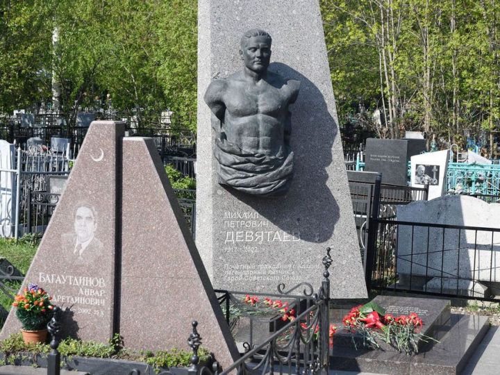 Некропольный туризм: в Казани появится пешеходная экскурсия по Арскому кладбищу