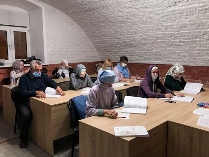 Для казанцев стартовали бесплатные курсы татарского языка