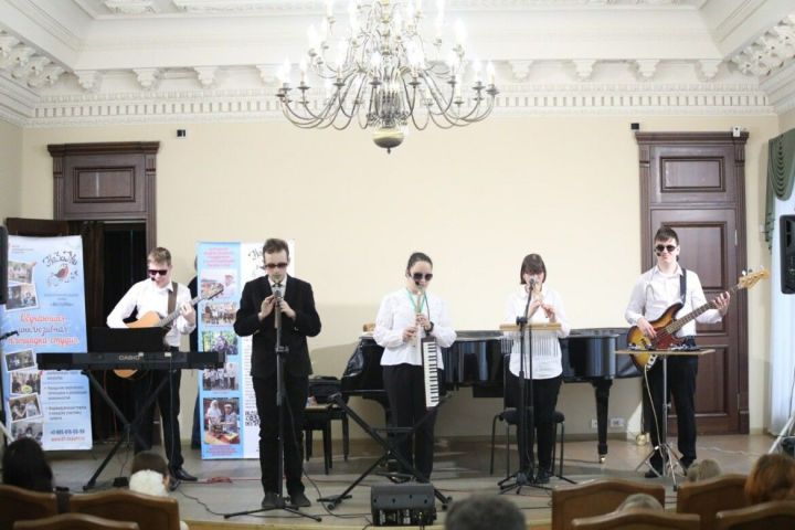В Казанской консерватории выступили музыканты, «знающие мир только на ощупь»