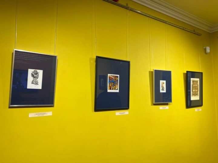 В художественной галерее Свияжска открылась выставка «Художник и книга»