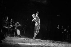 Сегодня Международный день родного языка. Читаем стихотворное посвящение спектаклю «Алиф» с участием Нурбека Батуллы об утрате татарами арабицы.