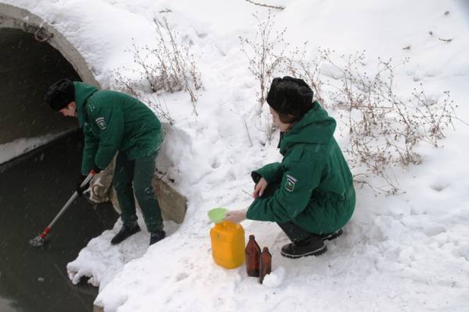 Экологам поступило сообщение о сбросе в Казанку сточных вод через ливневые канализации