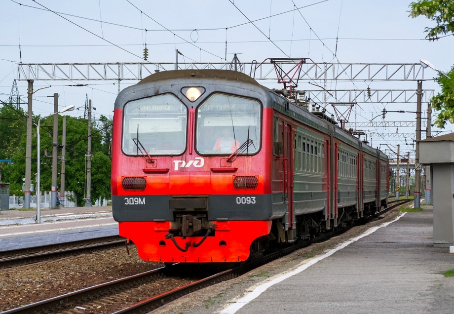 Купить расписание движения пригородных поездов на 2016-2017 можно всего за 10 рублей