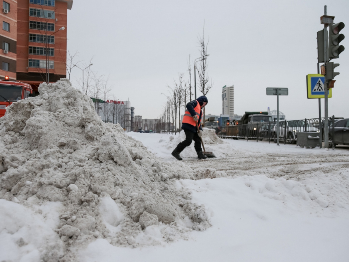 В Казани заработали горячие линии по вопросам уборки снега